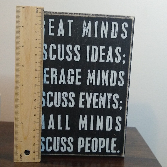 Black Desk and Wall Decor - Picture 3 of 3